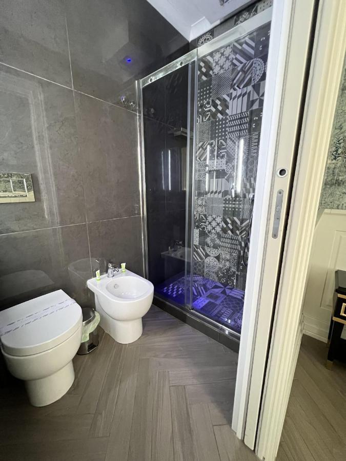 Relais Piazza Vittoria Bed & Breakfast Napoli Dış mekan fotoğraf