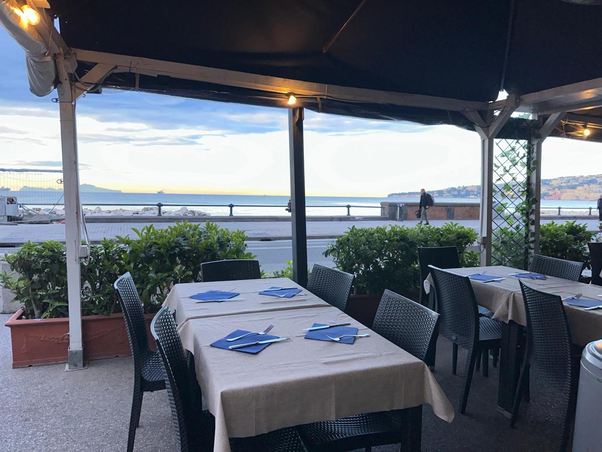 Relais Piazza Vittoria Bed & Breakfast Napoli Dış mekan fotoğraf